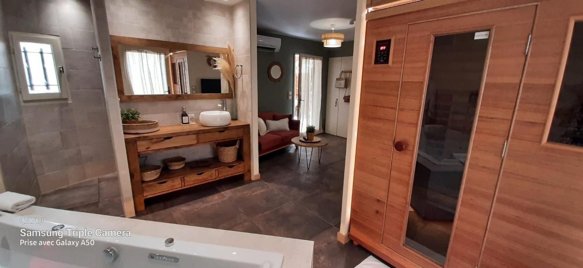 Le Mas Aux Amoureux , Suite Romantique Et Spa Le Barcarès Eksteriør billede